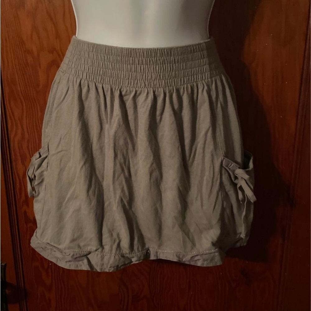 NEW NEVER WORN Aerie Gray Mini Skirt with Elastic Waistband and Cargo Pockets